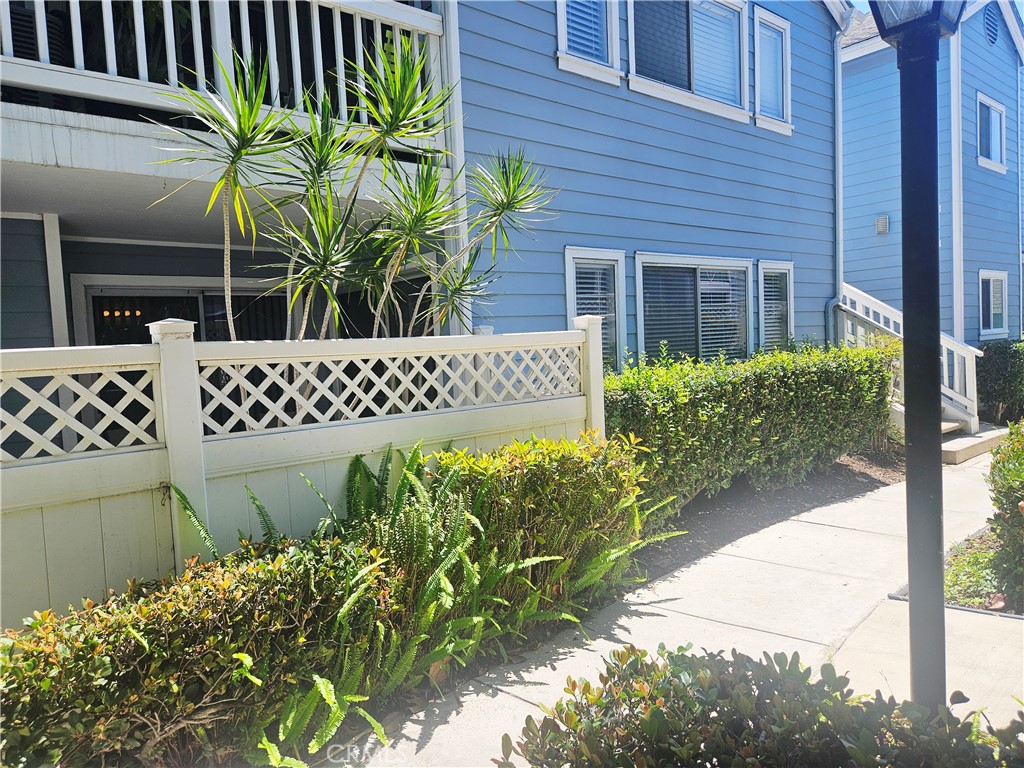 12864 Sycamore Village Dr.