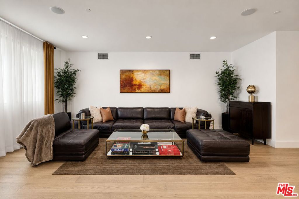 1304 Roxbury Drive 202