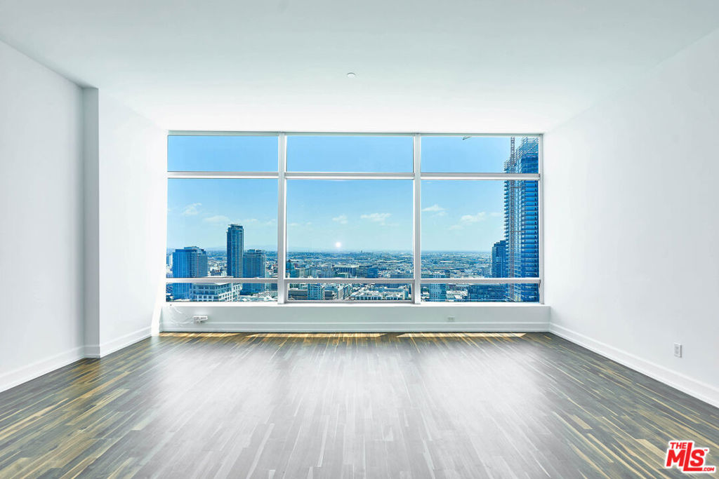 900 W OLYMPIC Boulevard 35i
