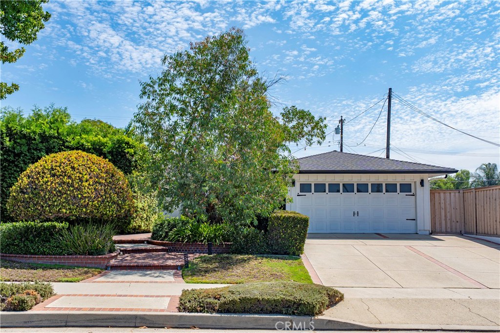 1102 N Randall Avenue