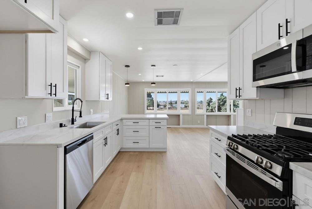 445 Orange Ave 5