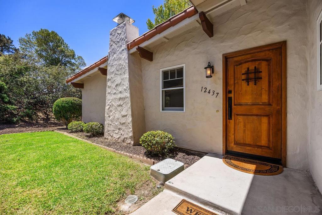 12437 Meandro Rd
