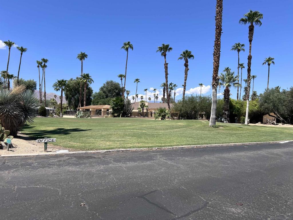 1010 Palm Canyon SPC 32 Bogey Place