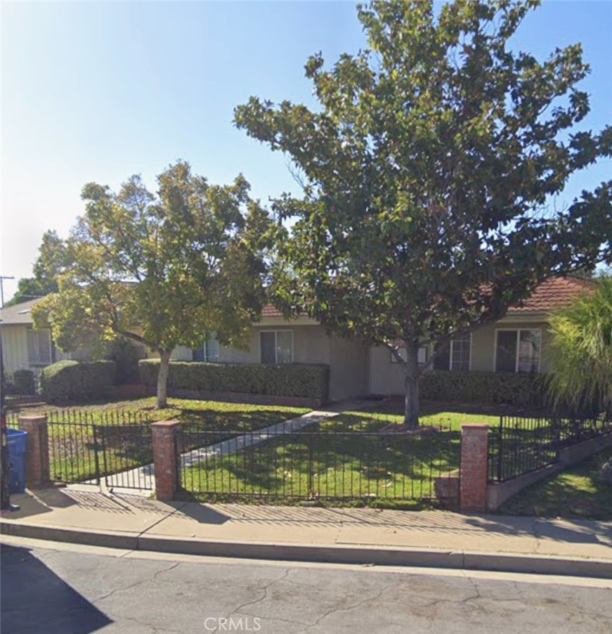1915 Ervilla Place