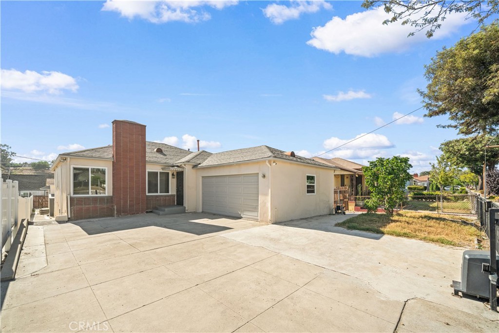 2057 N Eastern