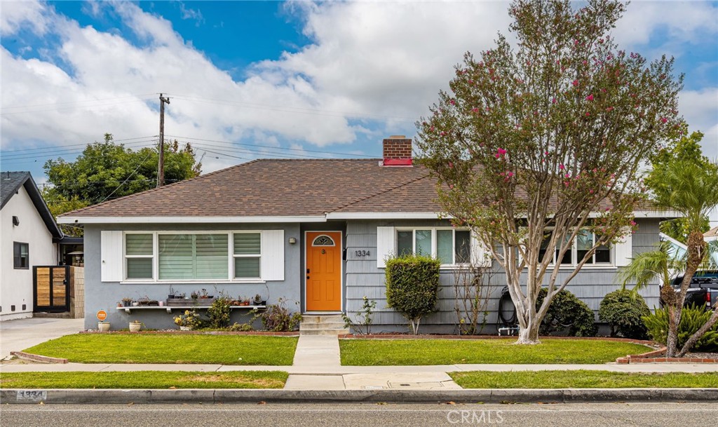 1334 E Collins