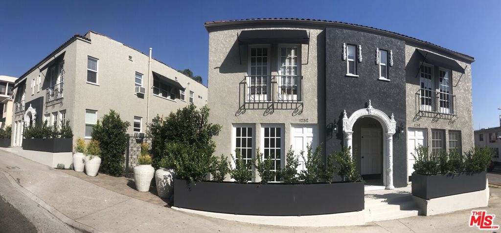1754 N La Brea Avenue