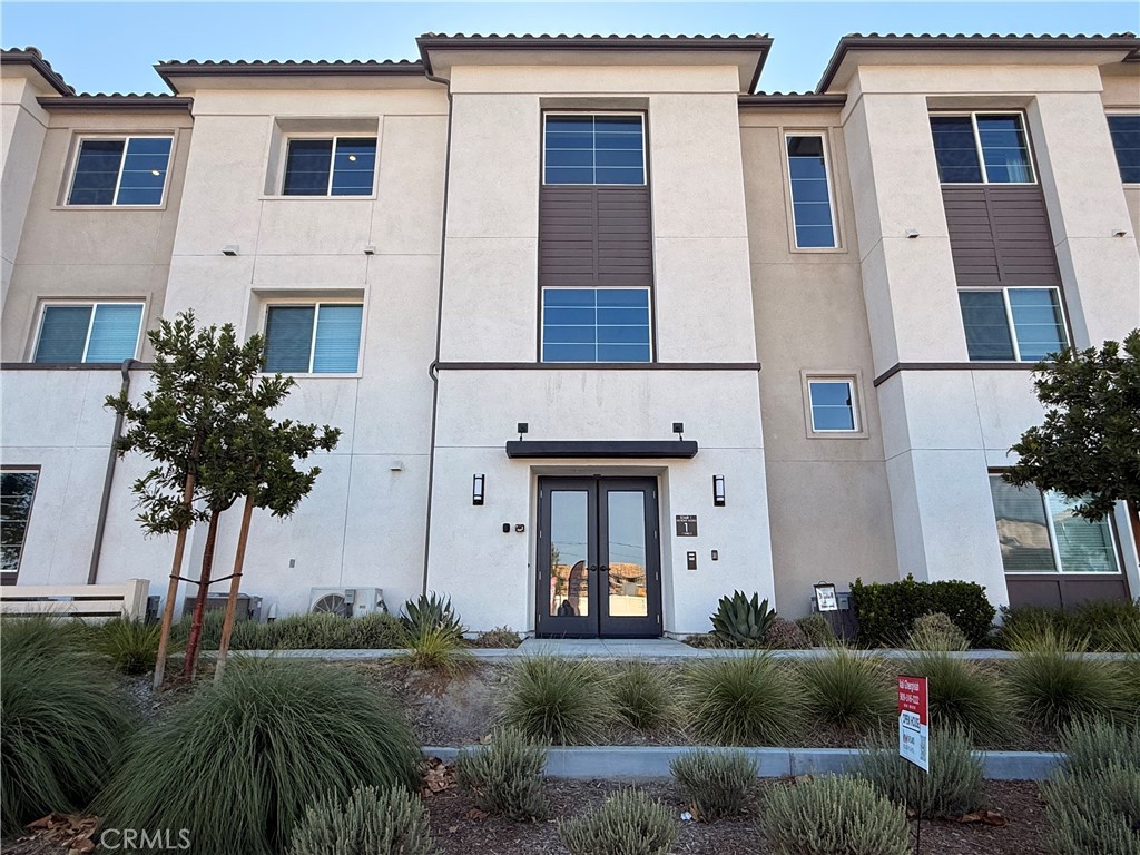 6123 Valentina way 204