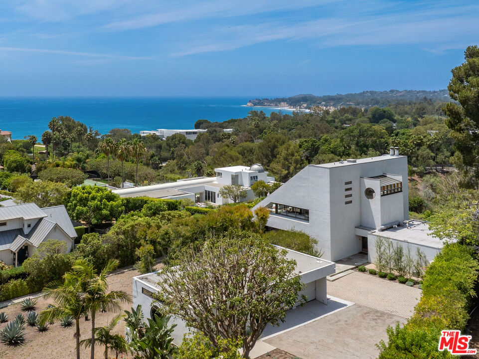 27553 pacific Coast Highway