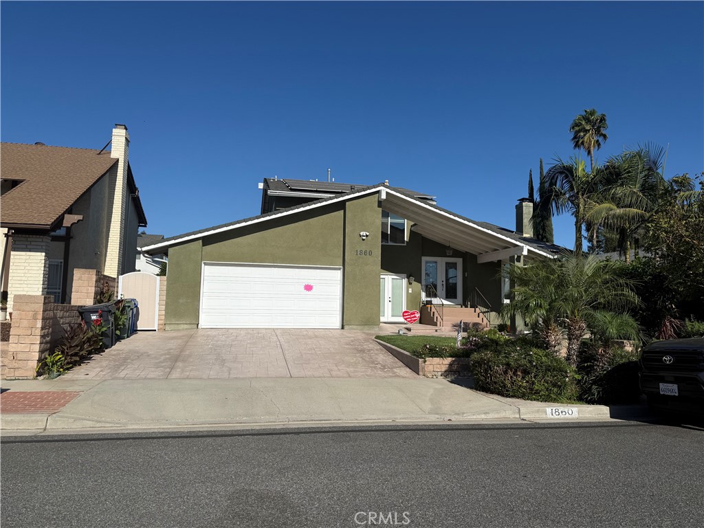 1860 Claudia Ave.