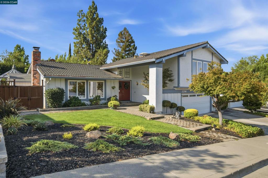 3286 Burgundy Dr