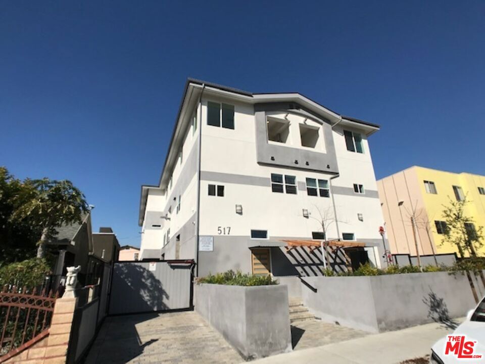517 N Harvard Boulevard