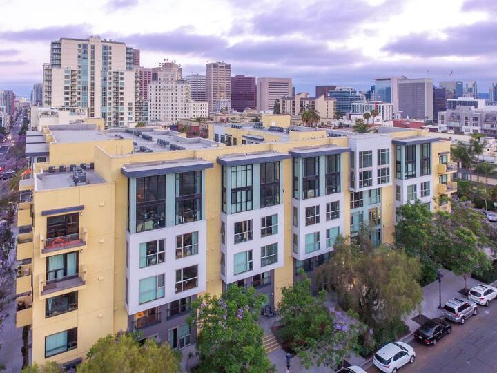 889 Date Street 443