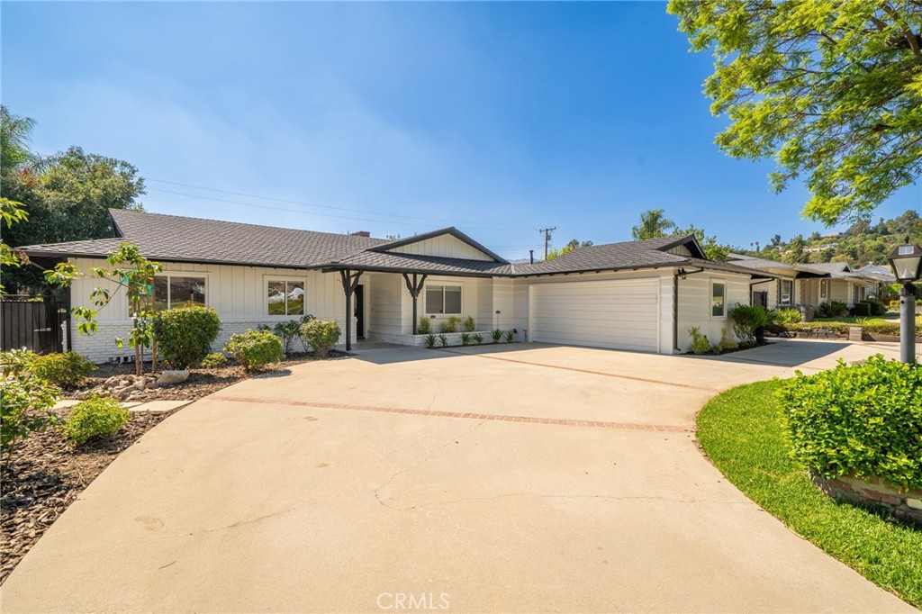 205 N Hacienda Avenue