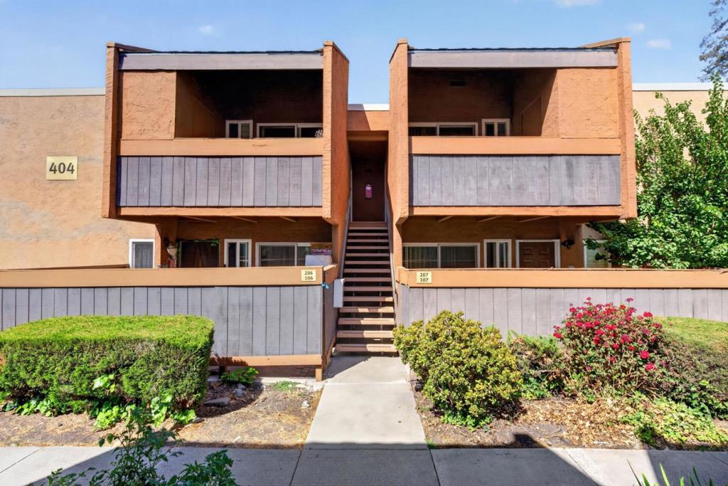 404 Dempsey Road 207
