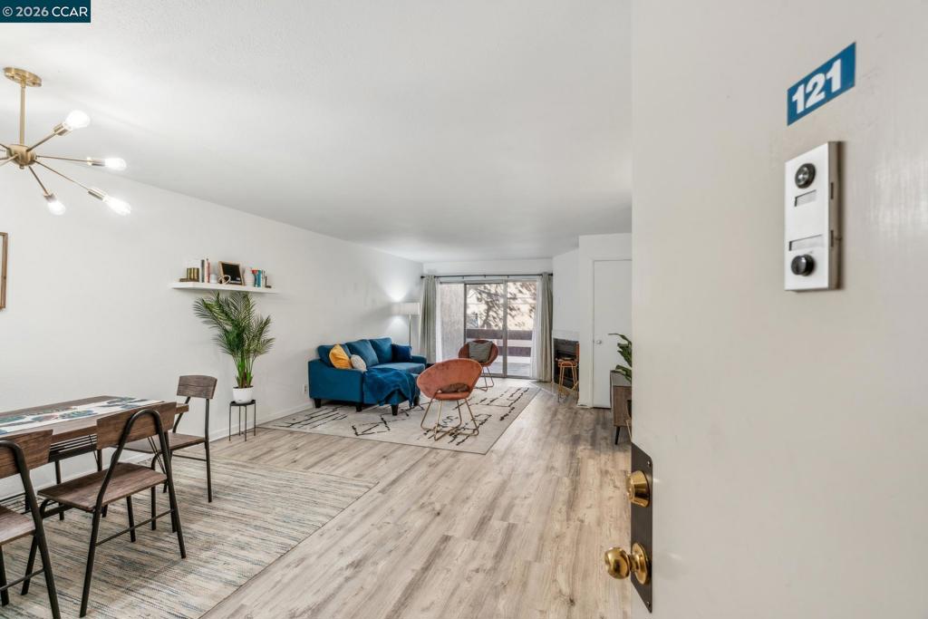 2121 Vale Rd 121