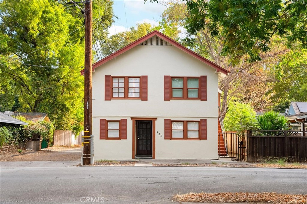 735 Pine Street