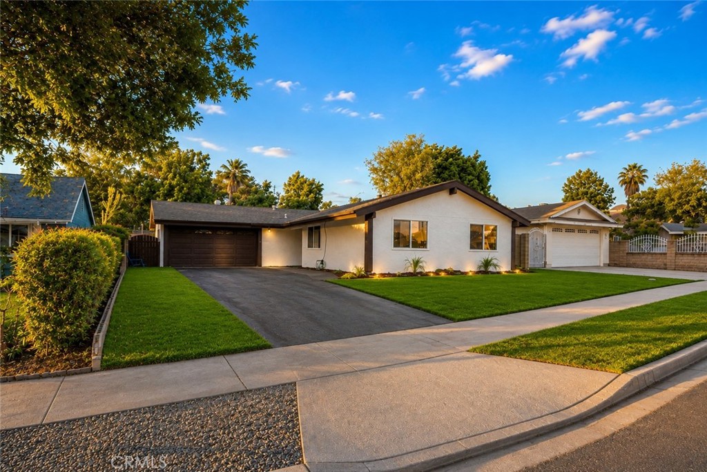 3441 Crownsworth