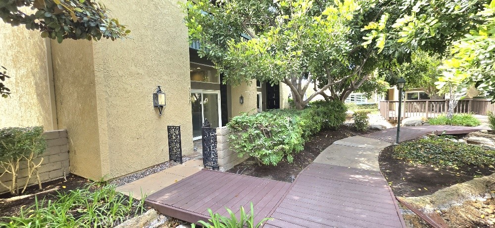 1120 Palo Verde Avenue