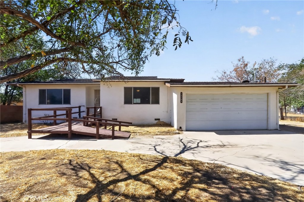 10142 E Avenue R14