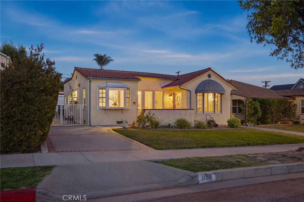 1156 N Isabel
