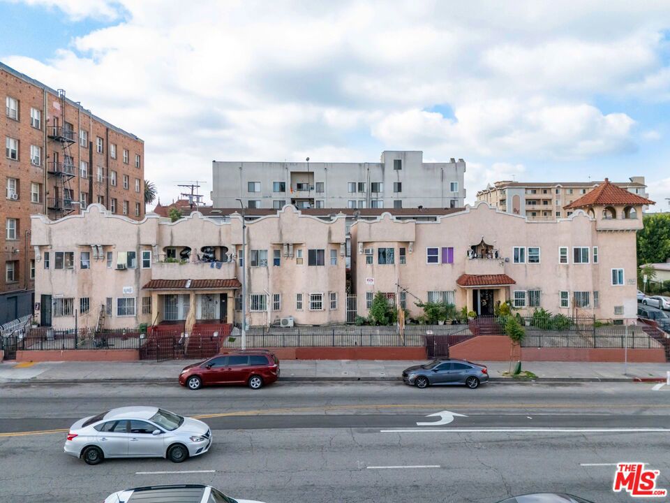 2214 W 8th Street