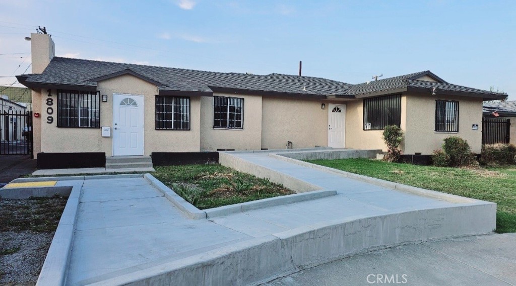 1809 E Danes Drive