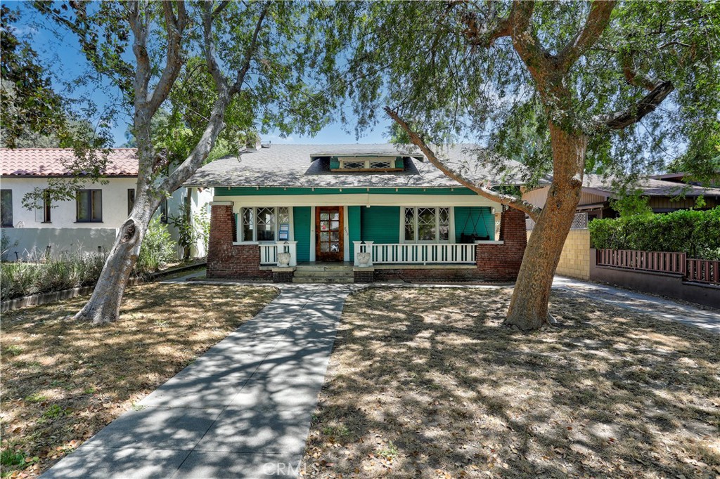 892 N Chester Avenue