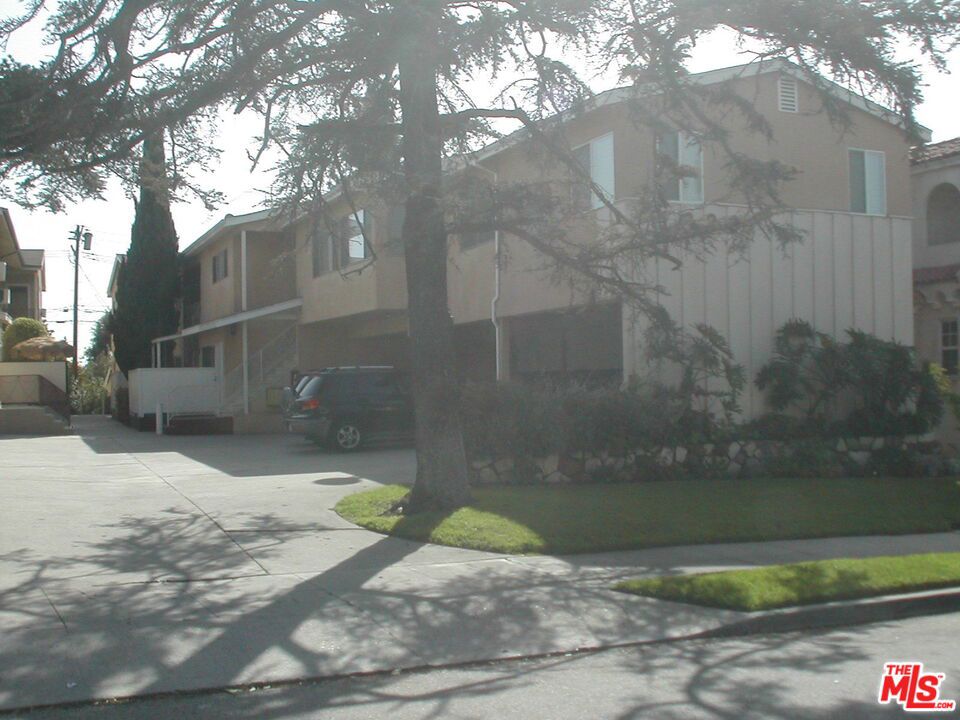 1326 S Ridgeley Drive 6