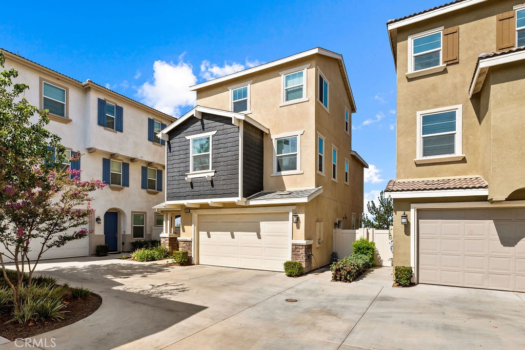 3933 Iron Mountain