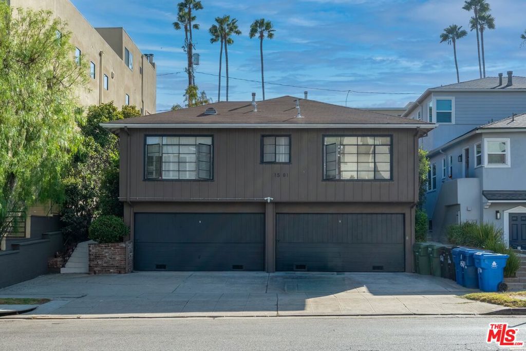 1581 Manning Avenue