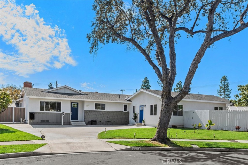 2264 E Standish