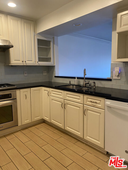 1255 Federal Avenue 207