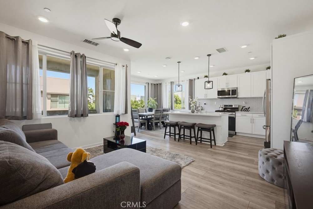 3570 E Peckham Paseo