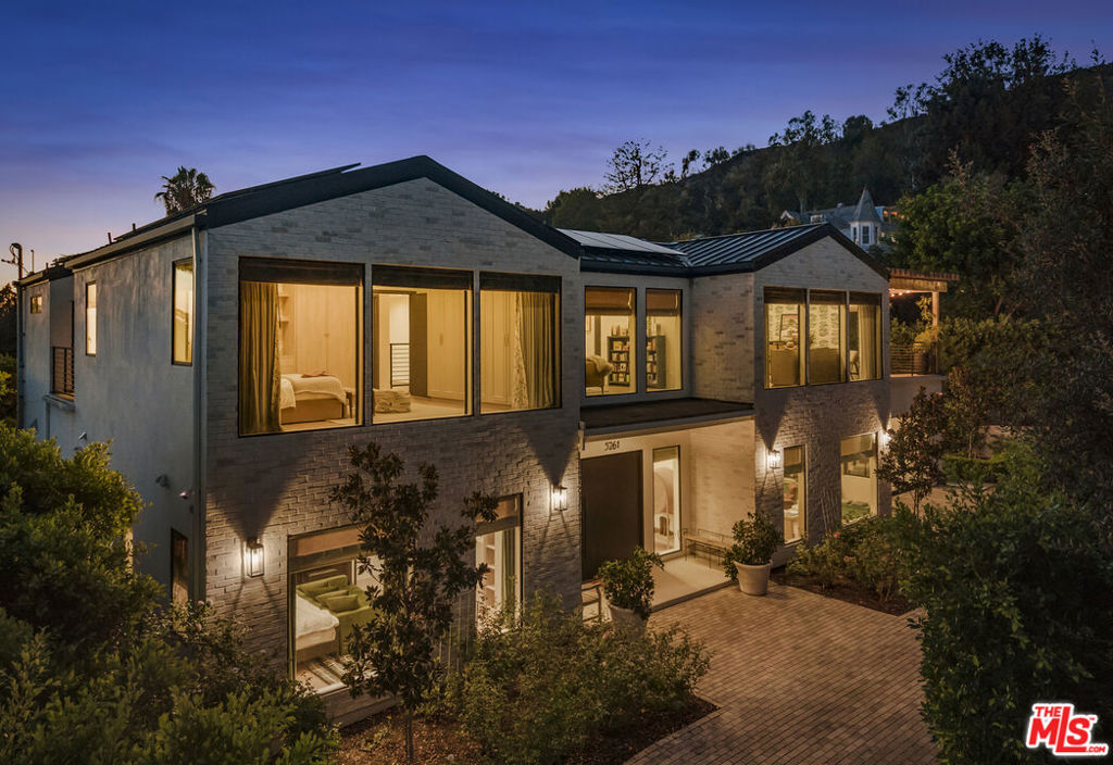 5261 Hermosa Avenue