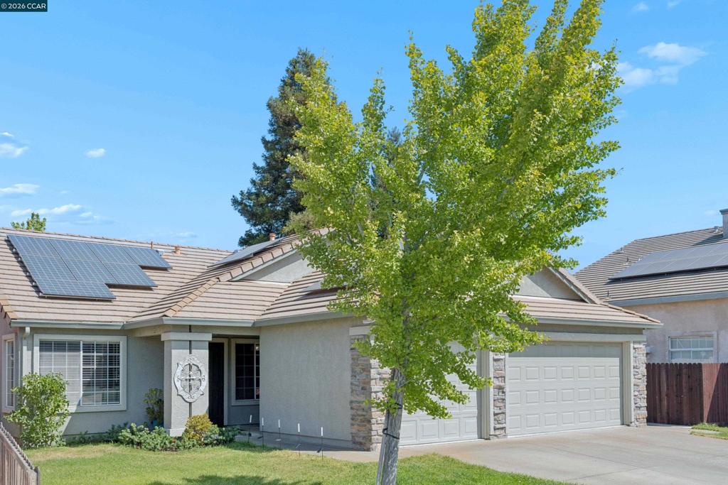 813 Topaz Cir