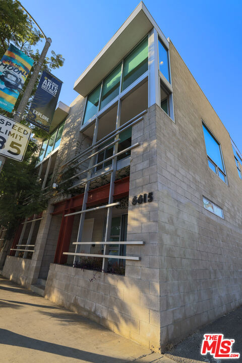6615 Melrose Avenue 1