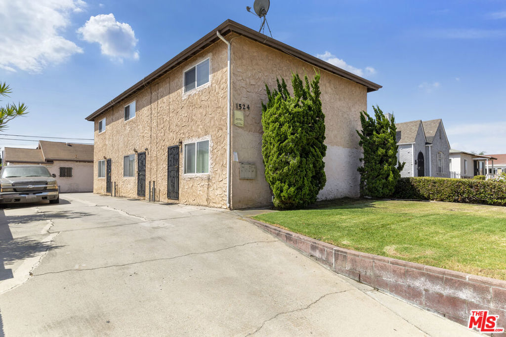 1524 W 81st Street
