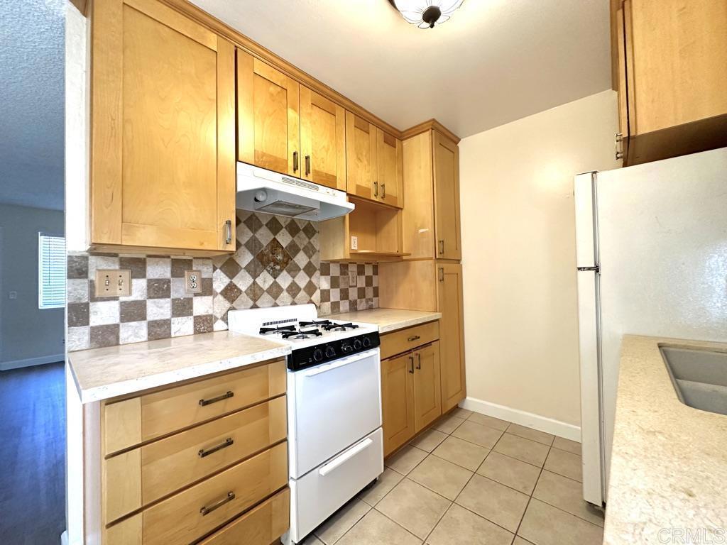 9733 Winter Gardens Boulevard 46