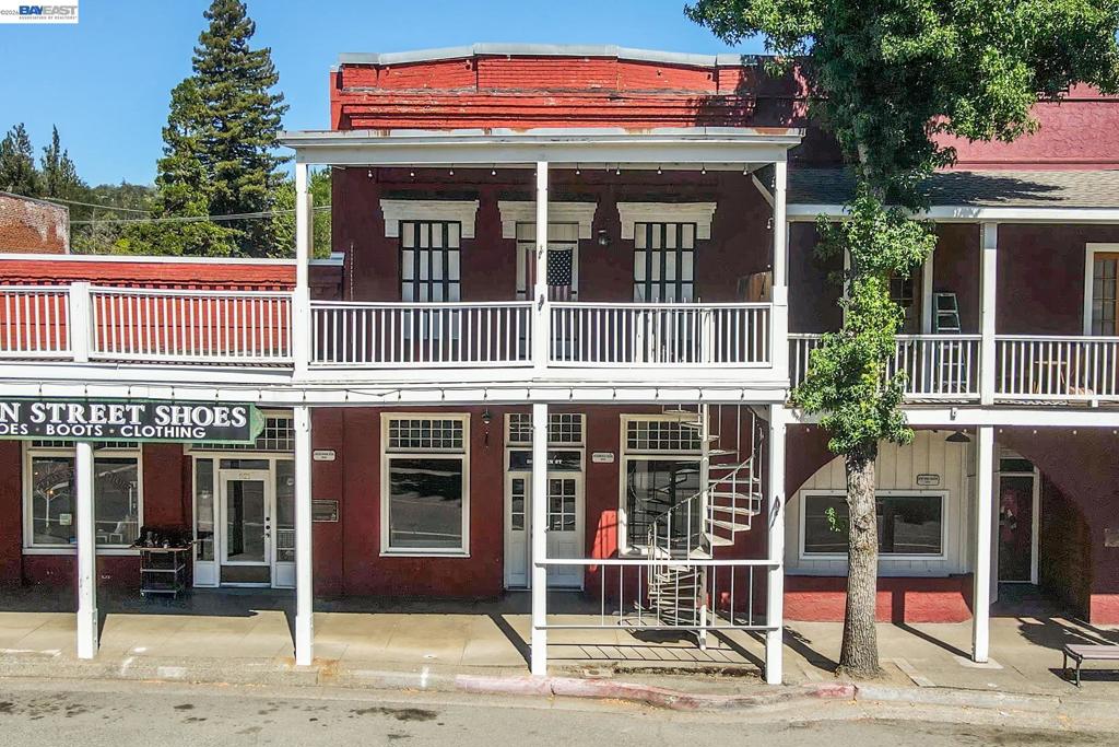525 Main St.