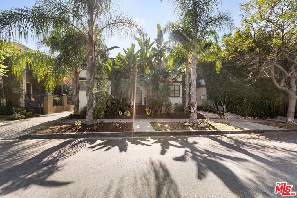 422 N Sierra Bonita Avenue