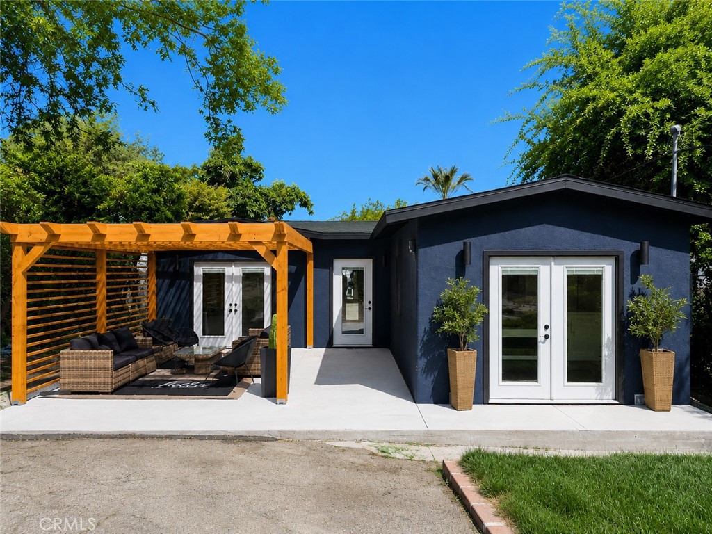885 Montecito