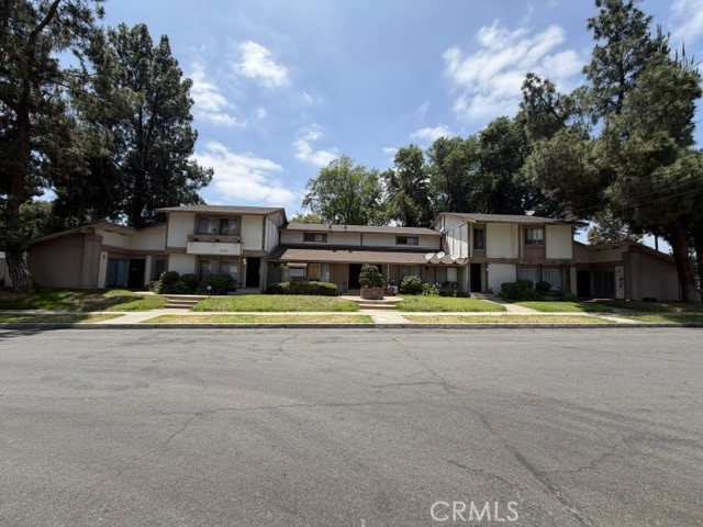 1525 N Holmes