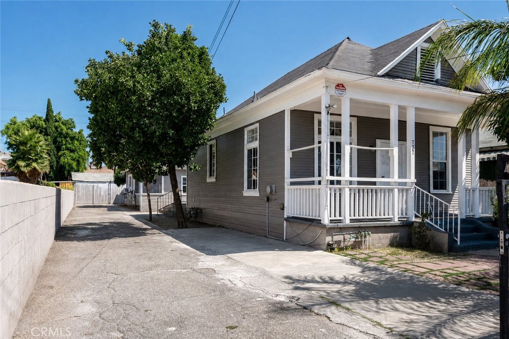 737 E 47th Street