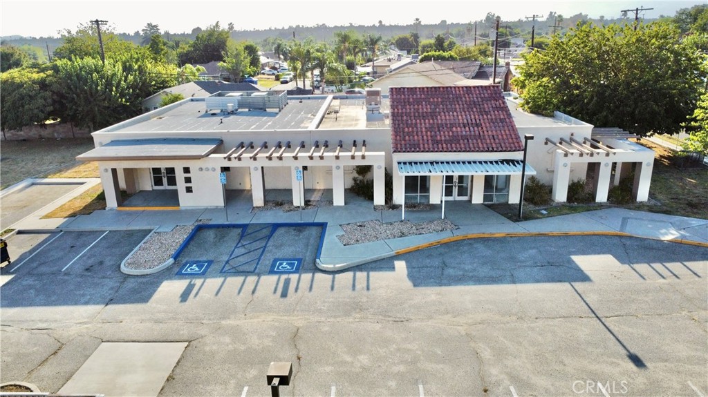 1543 W 8th Street