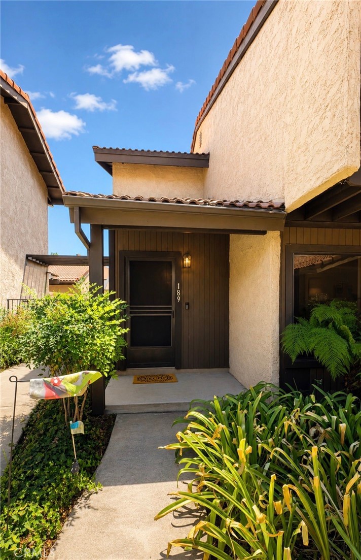 189 S Hollenbeck