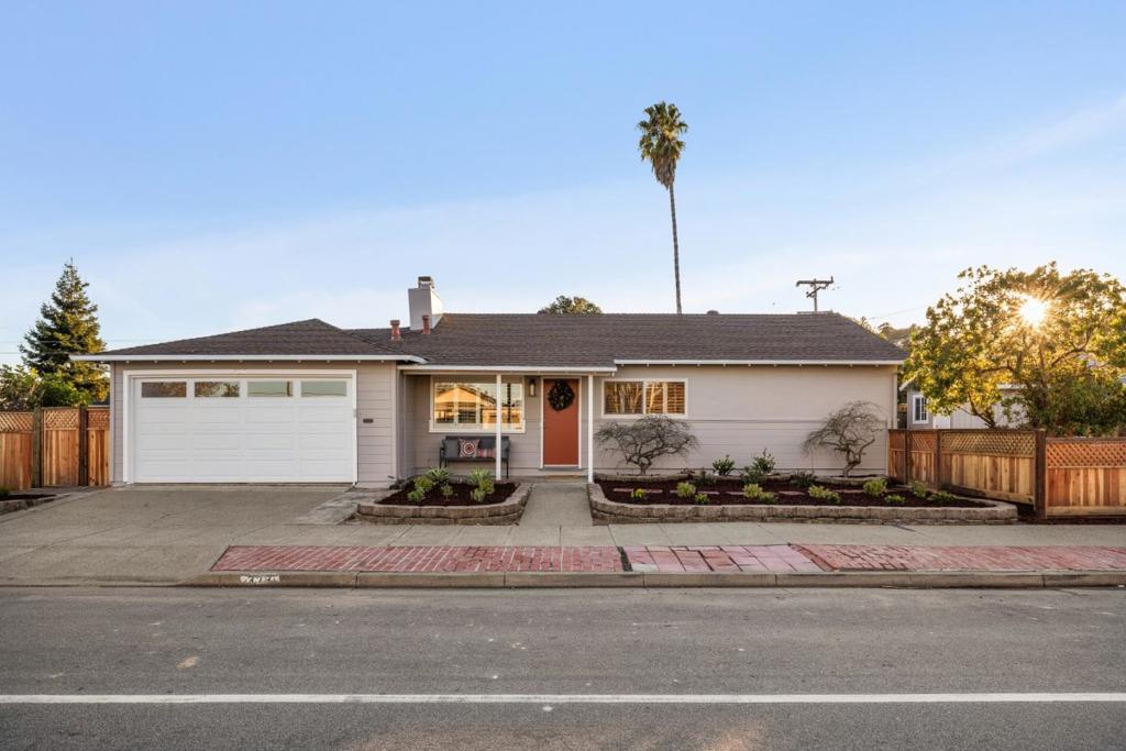 323 Hiller Street