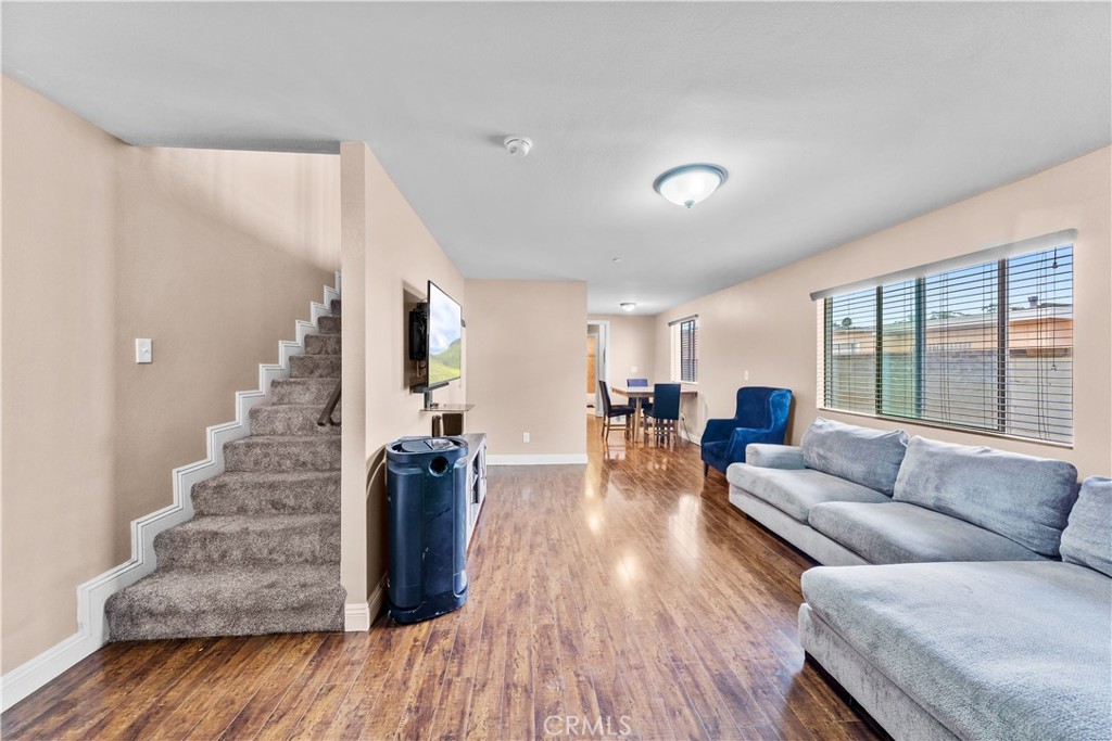 1404 E 110th