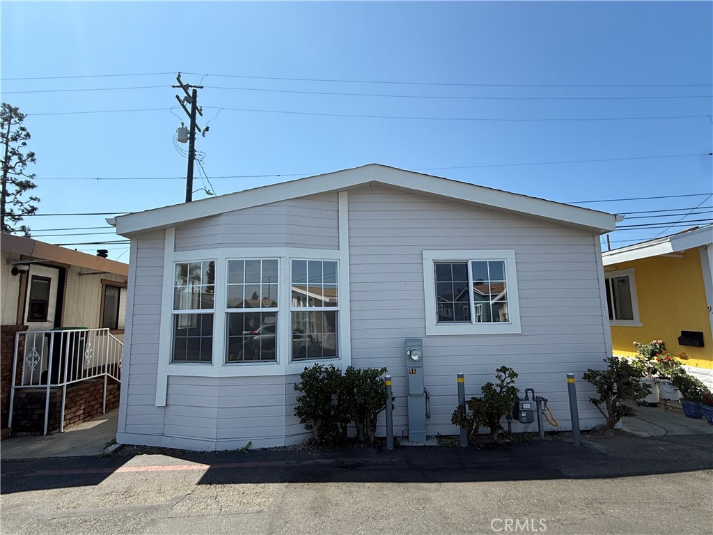 327 W Wilson Street 96