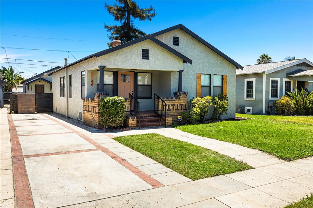 1132 W 56th